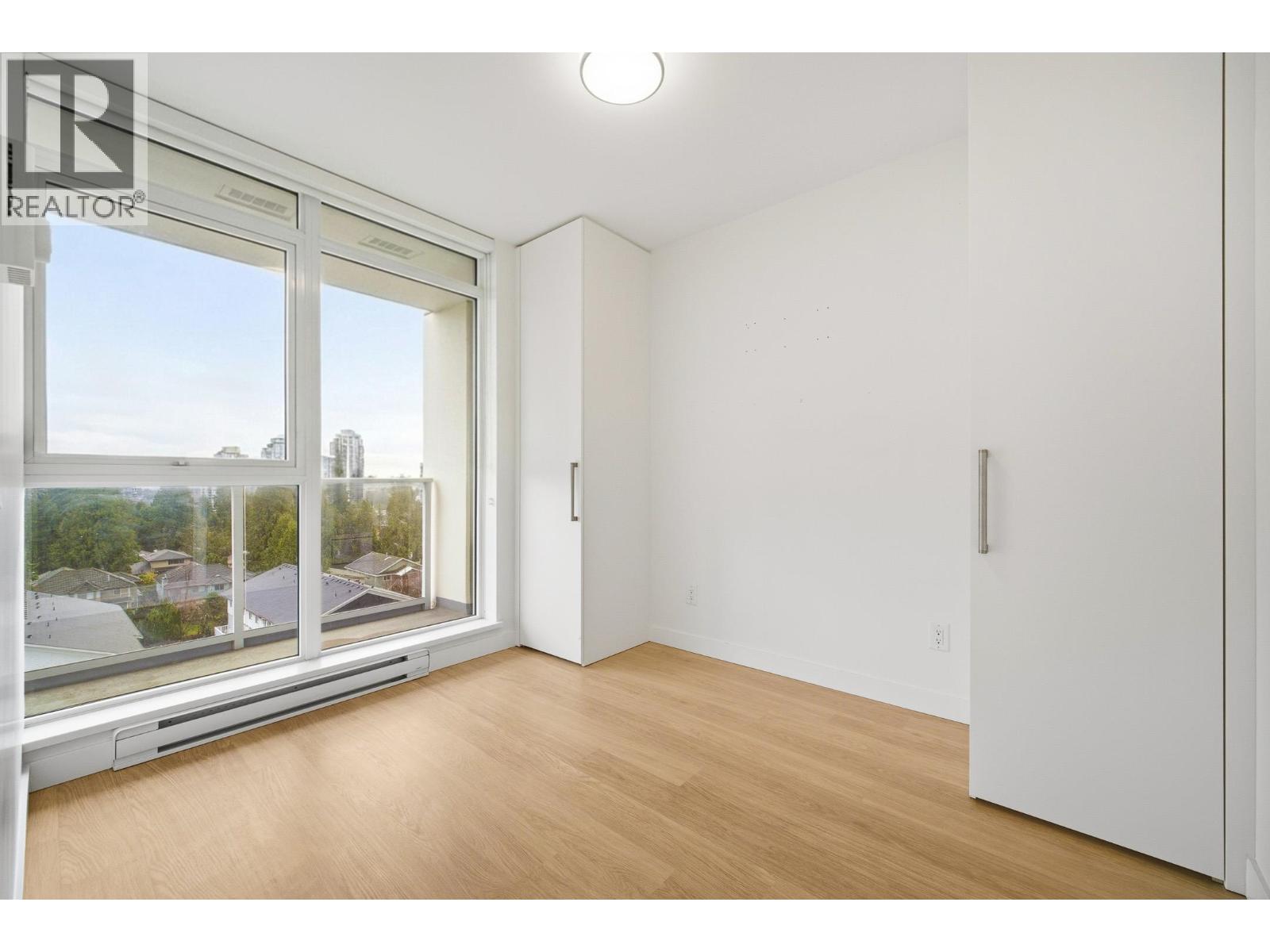 810 525 Foster Avenue, Coquitlam, British Columbia  V3J 0H6 - Photo 3 - R3077791