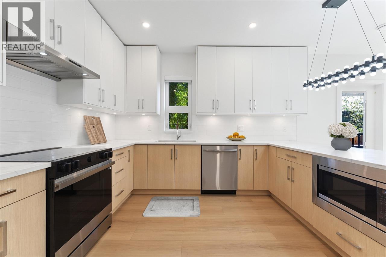 842 St. Denis Avenue, North Vancouver, British Columbia  V7J 2G4 - Photo 7 - R3077815