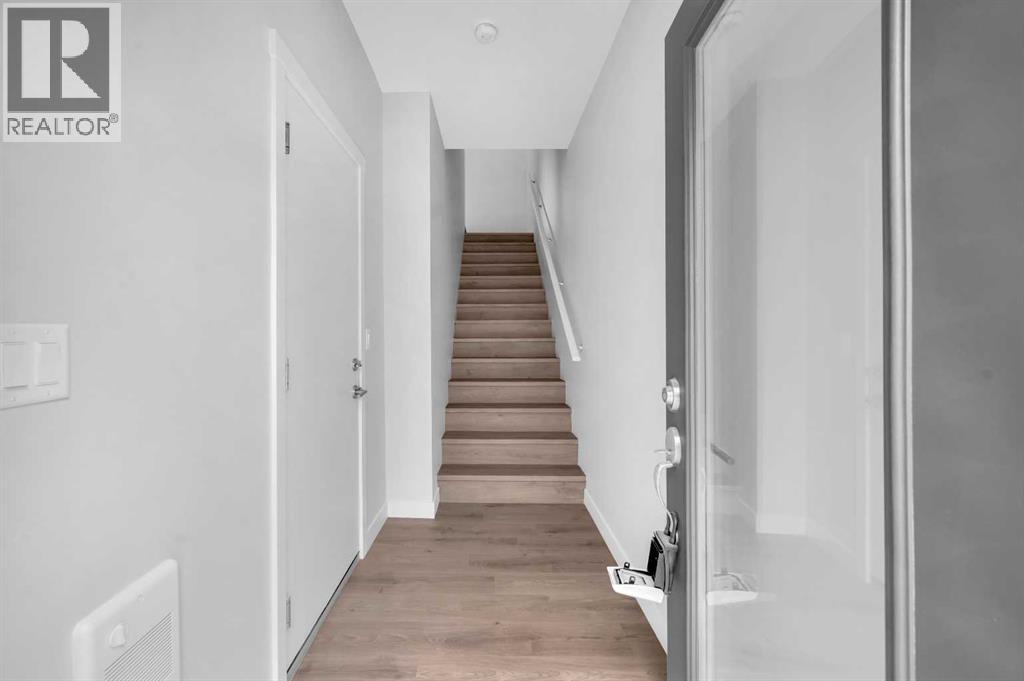 305 Shawnee Square Sw Square Sw, Calgary, Alberta  T2Y 0W4 - Photo 2 - A2277723