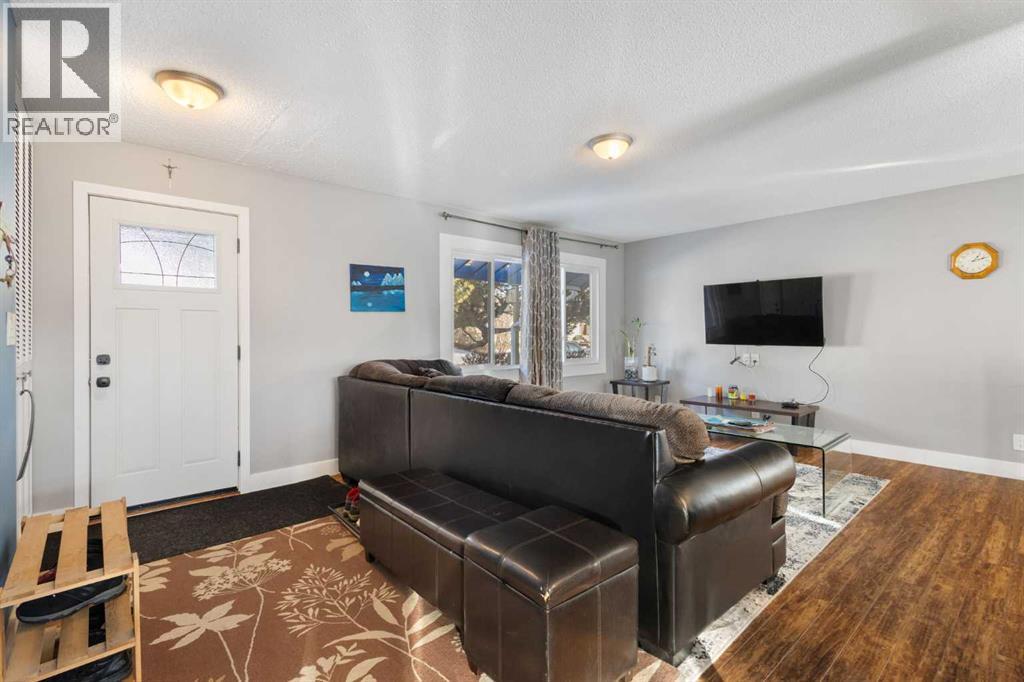 380 Maddock Crescent Ne, Calgary, Alberta  T2A 3W9 - Photo 2 - A2278207