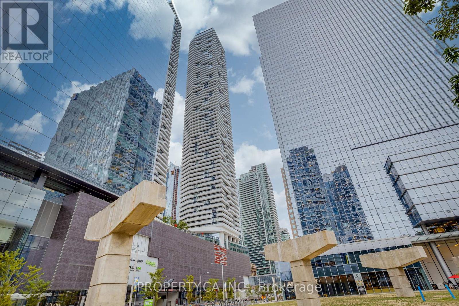 6403 - 88 Harbour Street, Toronto, Ontario  M5J 0C3 - Photo 15 - C12681582