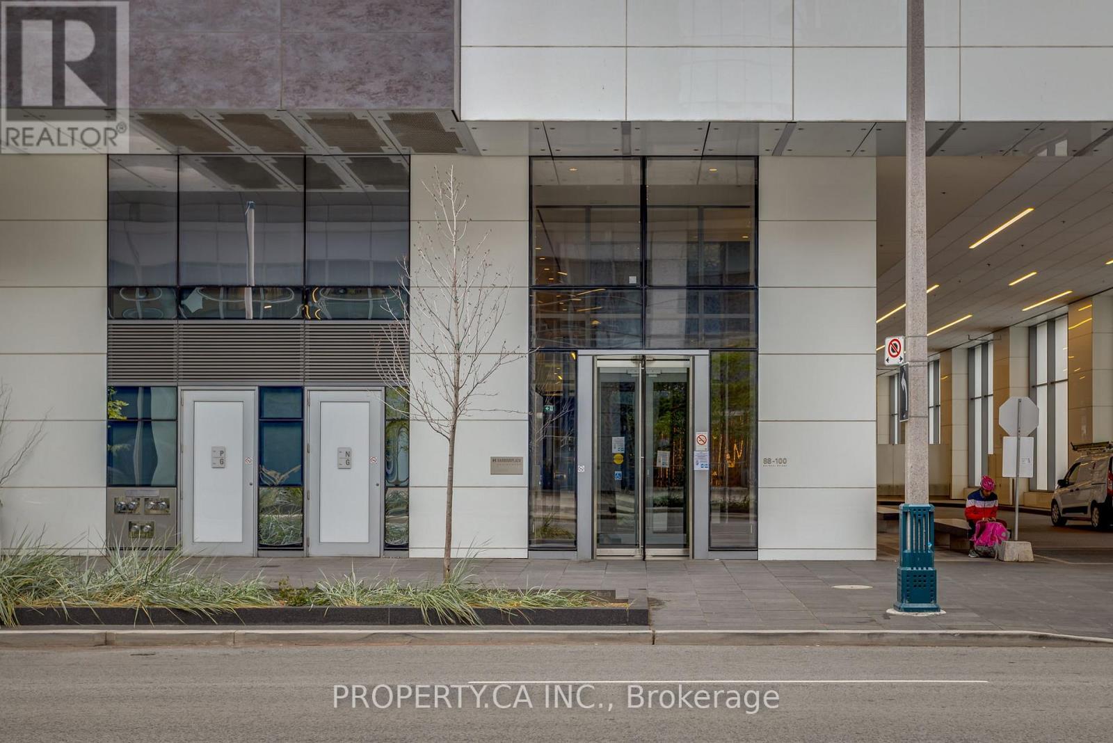 6403 - 88 Harbour Street, Toronto, Ontario  M5J 0C3 - Photo 16 - C12681582