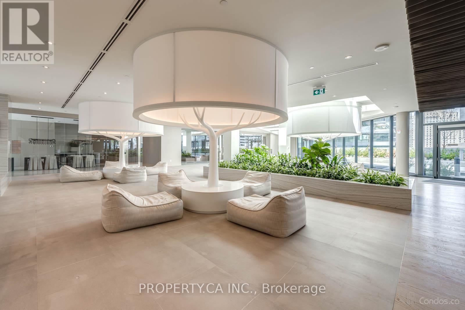 6403 - 88 Harbour Street, Toronto, Ontario  M5J 0C3 - Photo 18 - C12681582