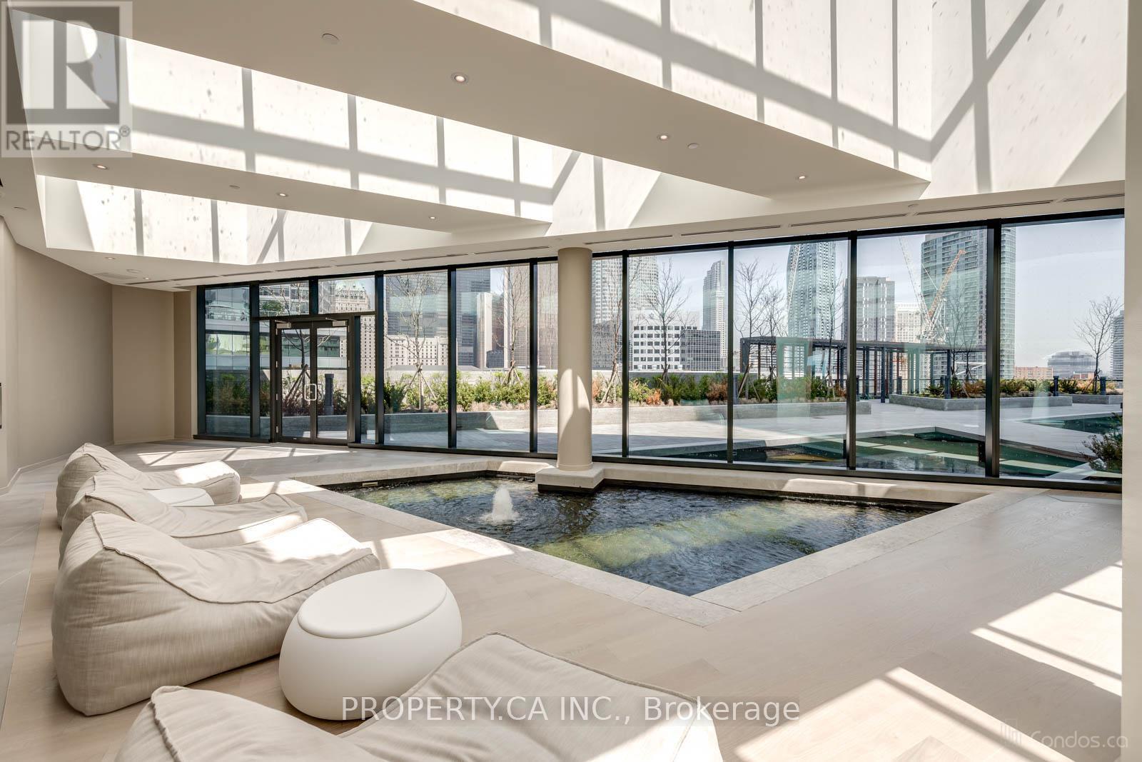 6403 - 88 Harbour Street, Toronto, Ontario  M5J 0C3 - Photo 19 - C12681582