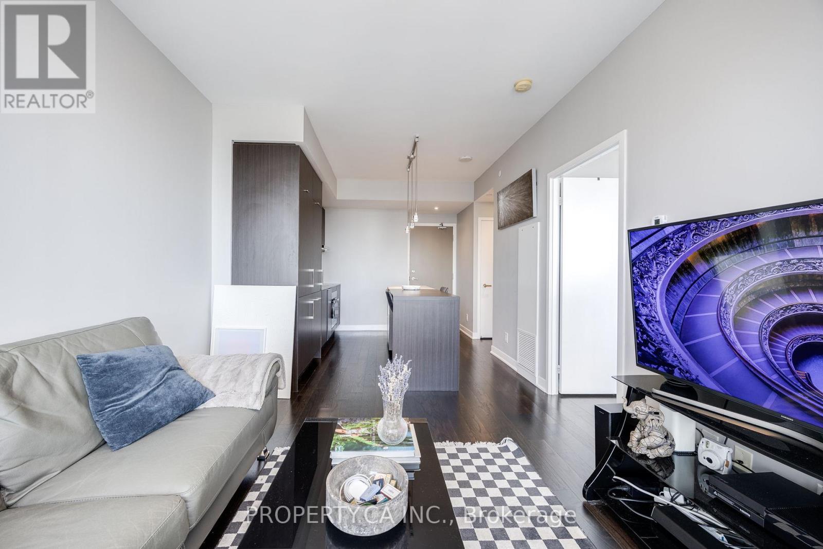 6403 - 88 Harbour Street, Toronto, Ontario  M5J 0C3 - Photo 4 - C12681582