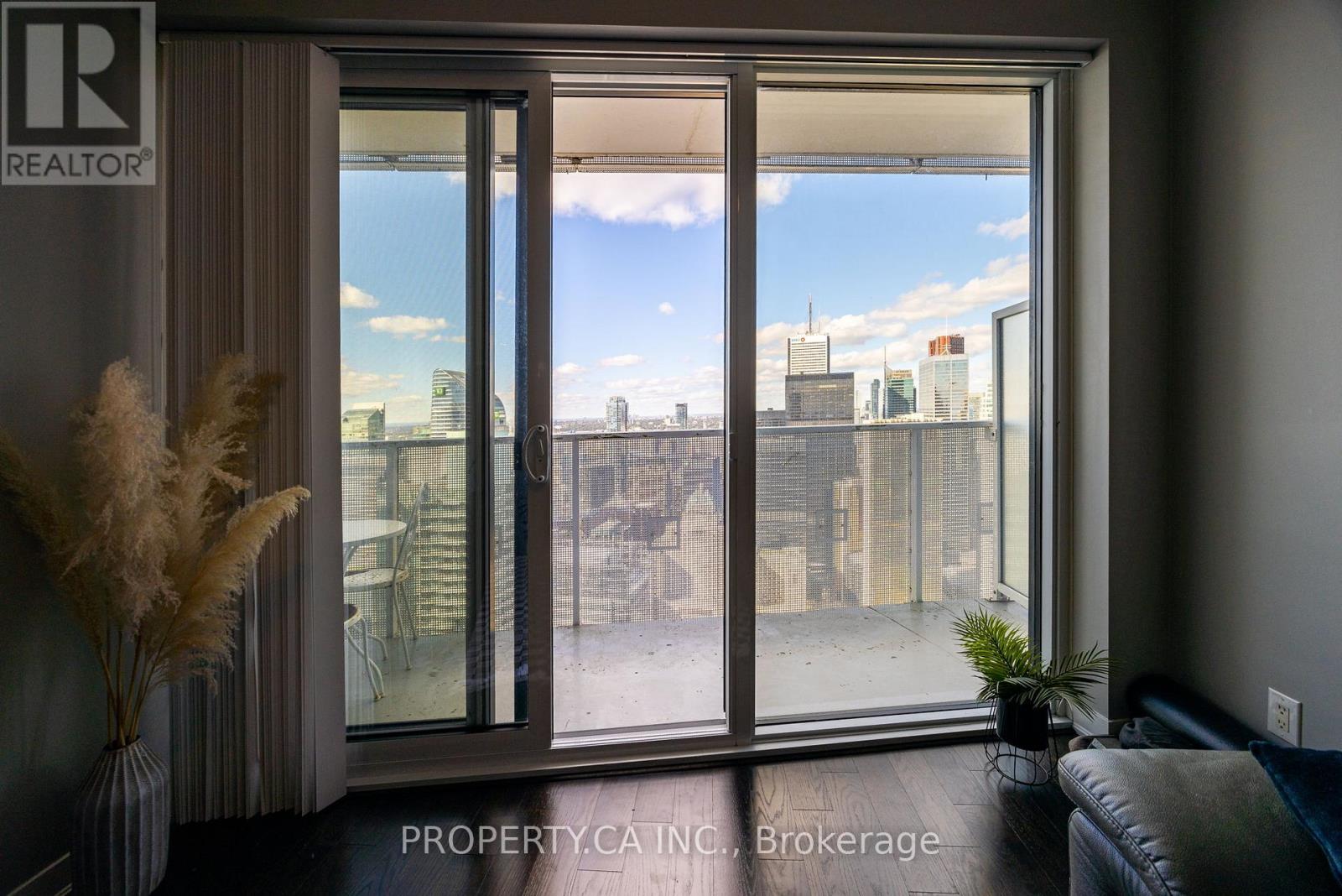 6403 - 88 Harbour Street, Toronto, Ontario  M5J 0C3 - Photo 8 - C12681582