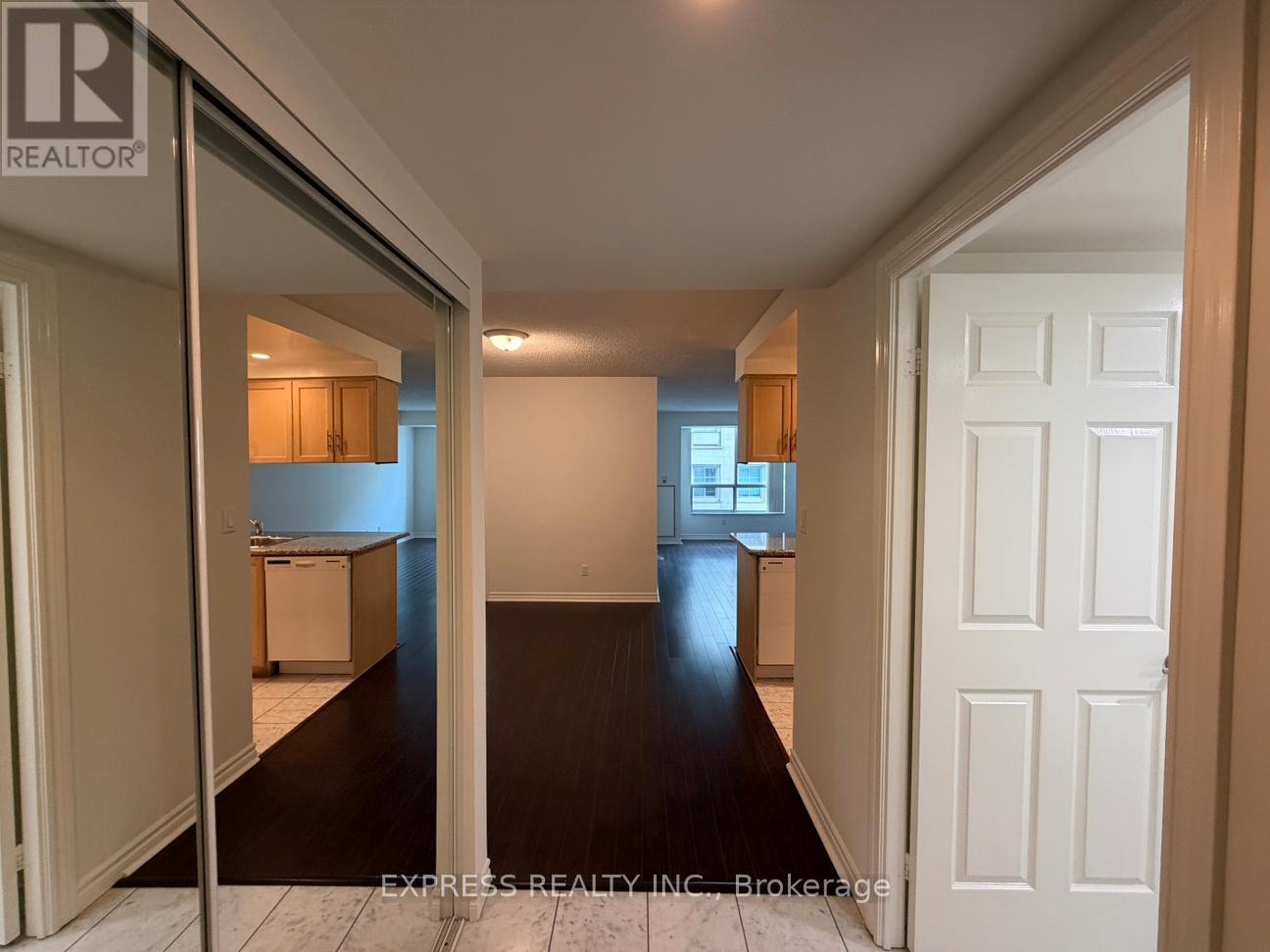 1002 - 168 Simcoe Street, Toronto, Ontario  M5H 4C9 - Photo 1 - C12681596