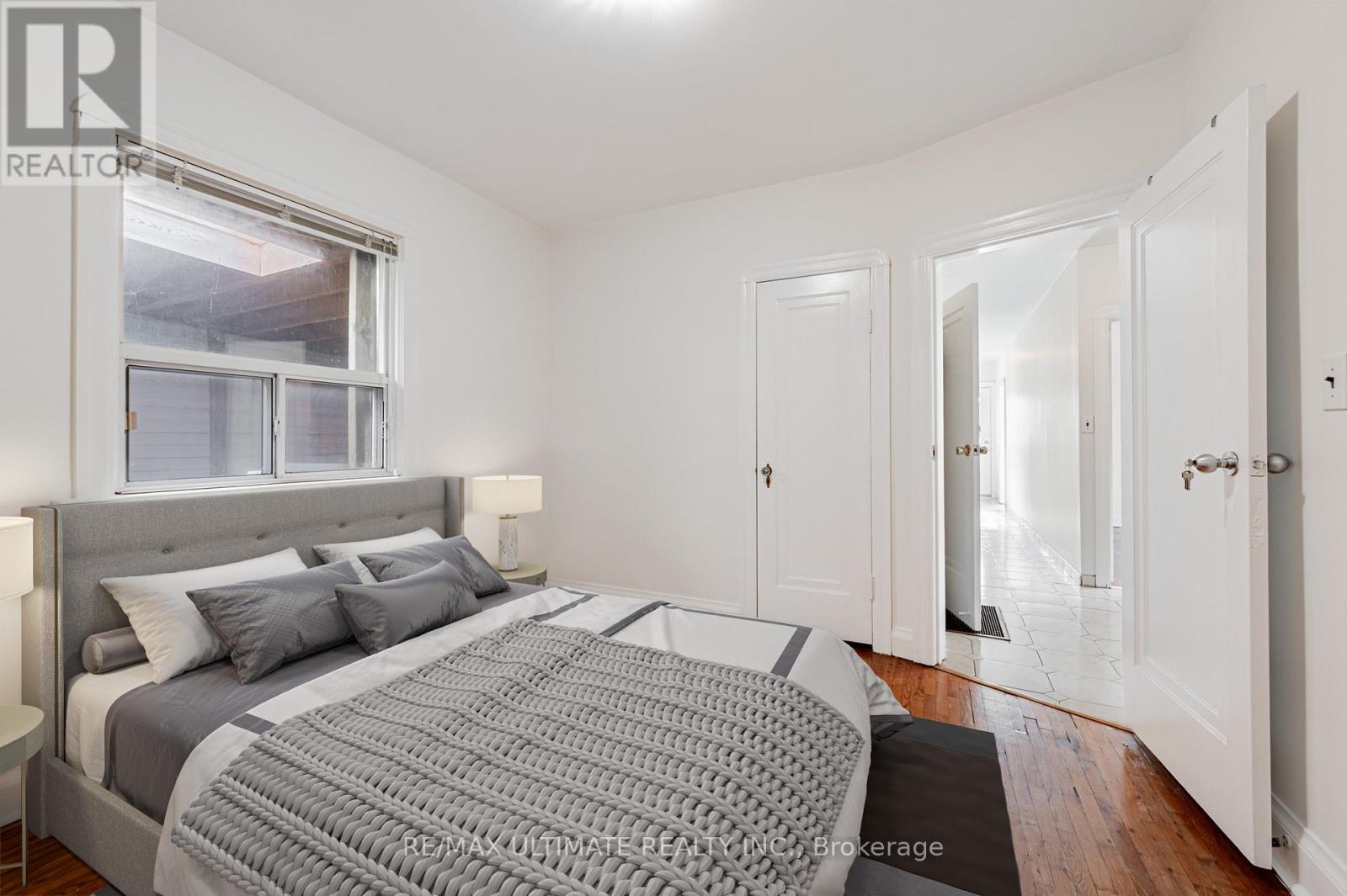 42 Carr Street, Toronto, Ontario  M5T 1B5 - Photo 11 - C12681610