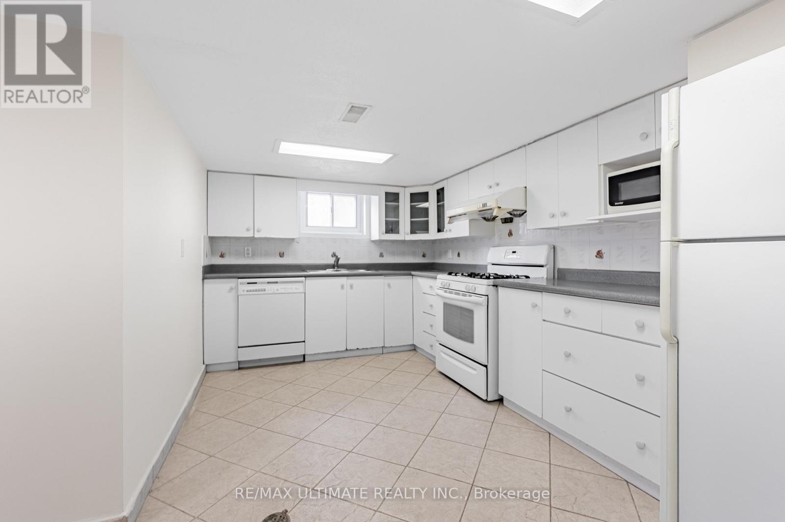 42 Carr Street, Toronto, Ontario  M5T 1B5 - Photo 22 - C12681610