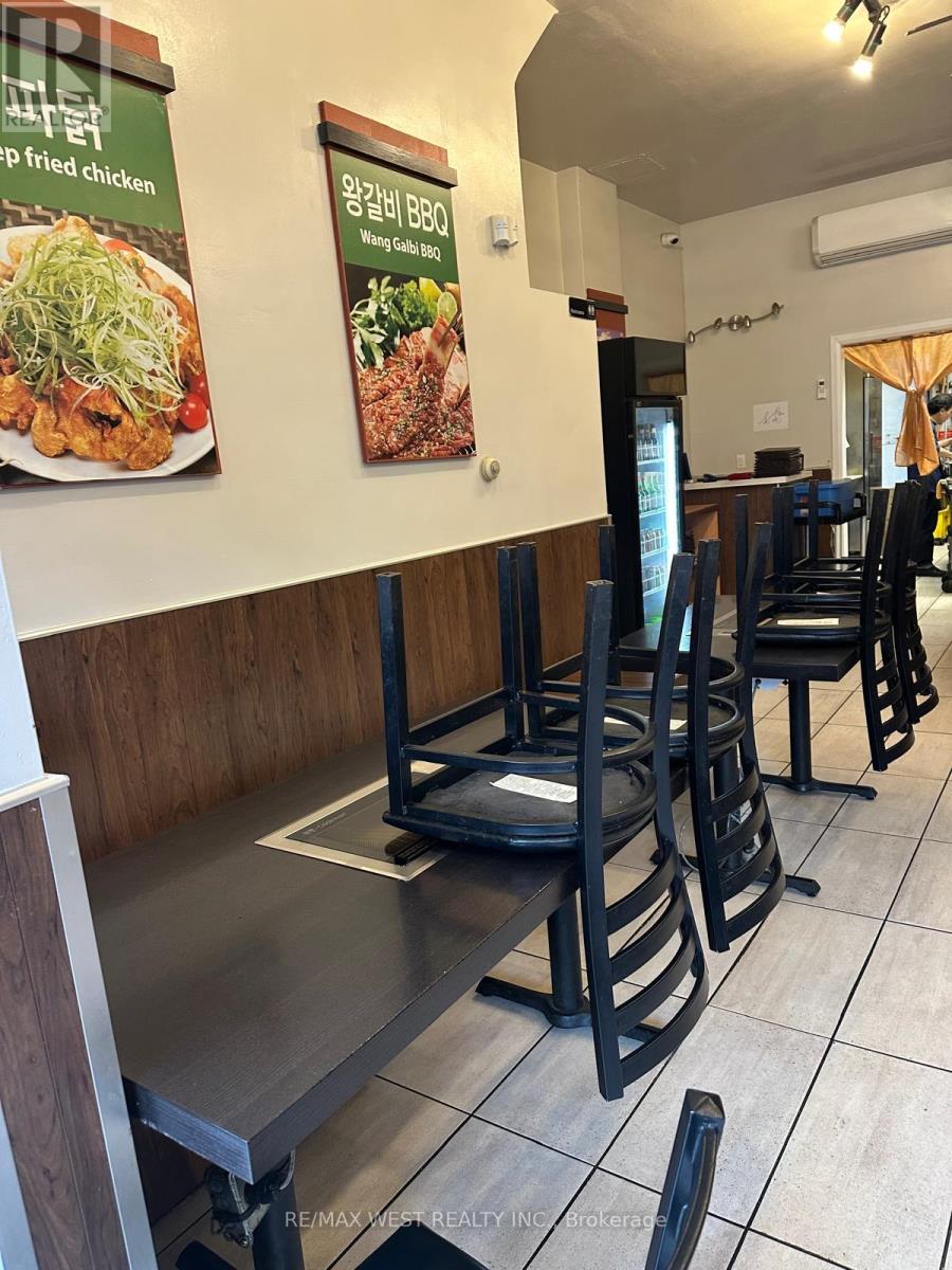 647 Bloor Street W, Toronto, Ontario M6G 1L1 - Photo 10 - C12681652