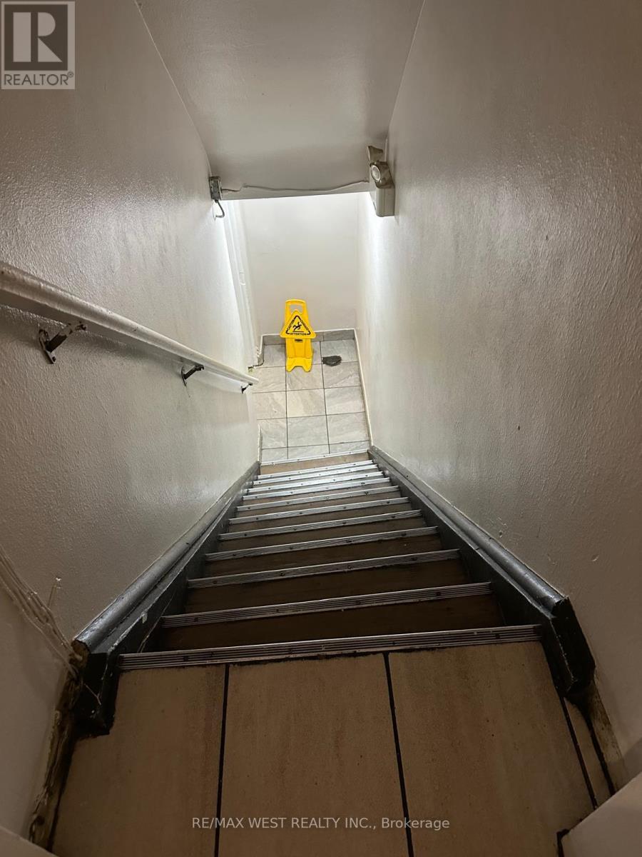 647 Bloor Street W, Toronto, Ontario M6G 1L1 - Photo 14 - C12681652