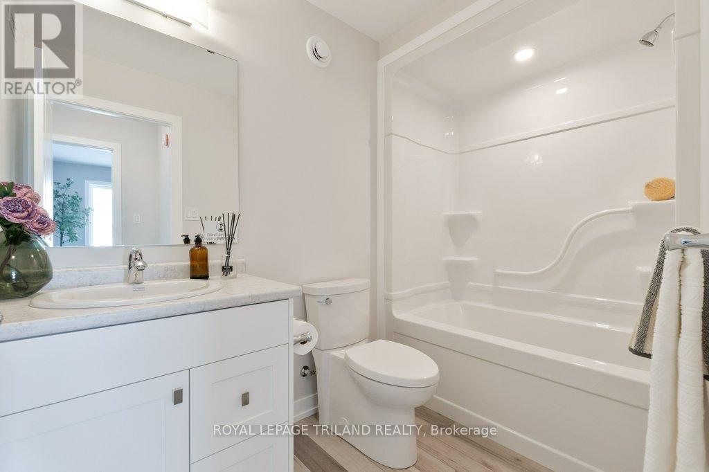 169 Styles Drive, St. Thomas, Ontario  N5R 0R1 - Photo 5 - X12330225