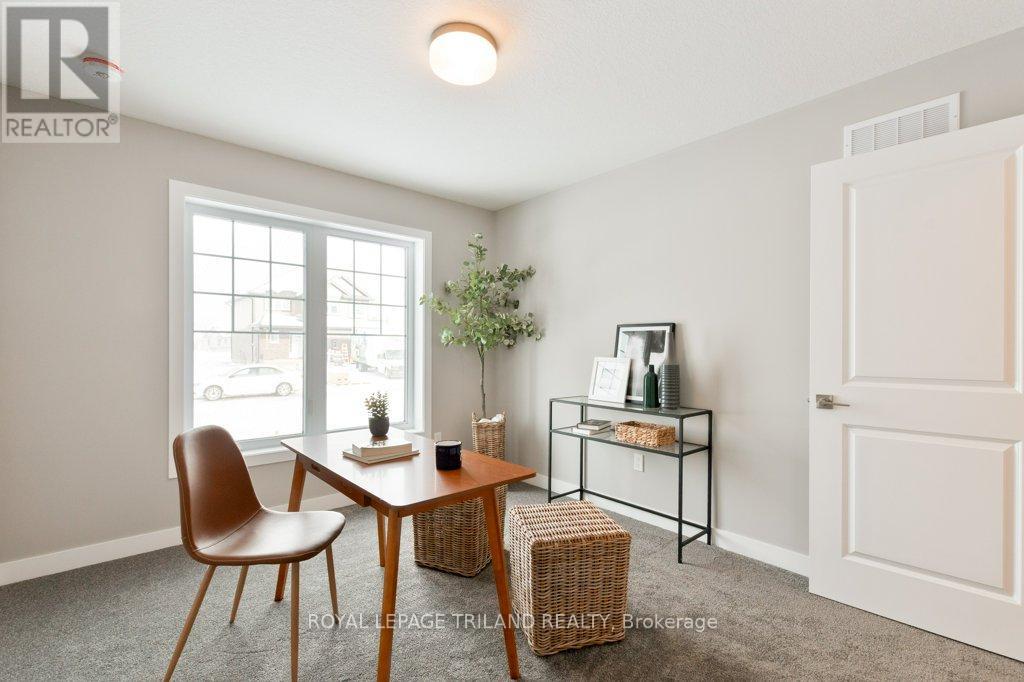 169 Styles Drive, St. Thomas, Ontario  N5R 0R1 - Photo 4 - X12330225