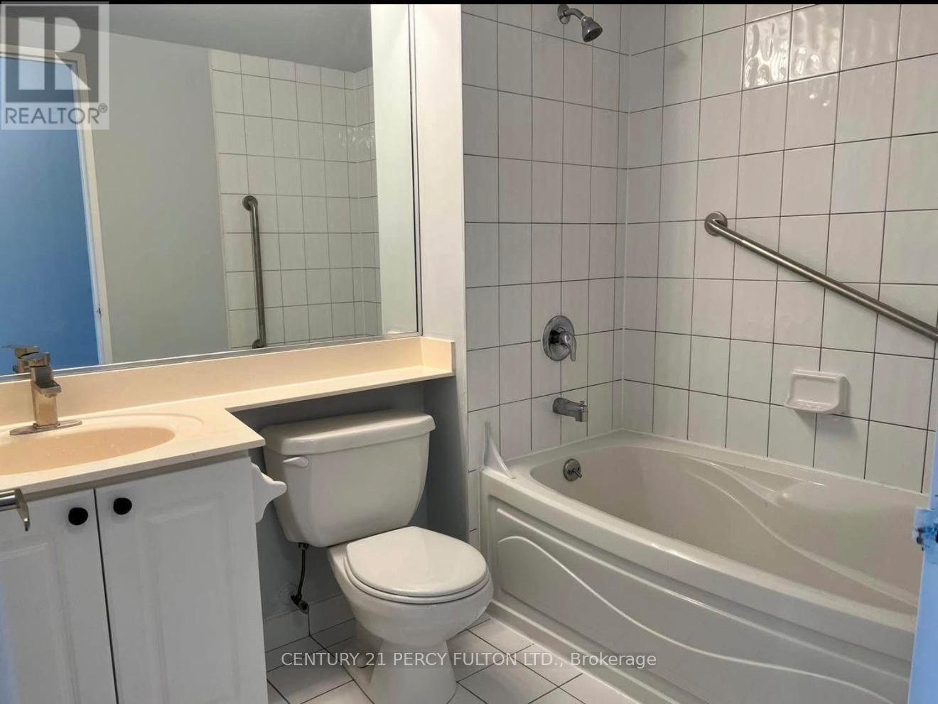 1213 - 18 Lee Centre Drive, Toronto, Ontario  M1H 3H5 - Photo 2 - E12681608