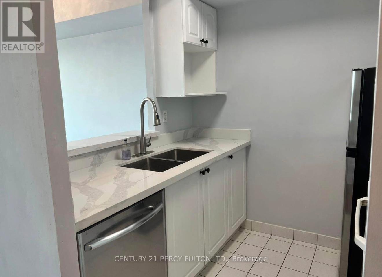 1213 - 18 Lee Centre Drive, Toronto, Ontario  M1H 3H5 - Photo 4 - E12681608