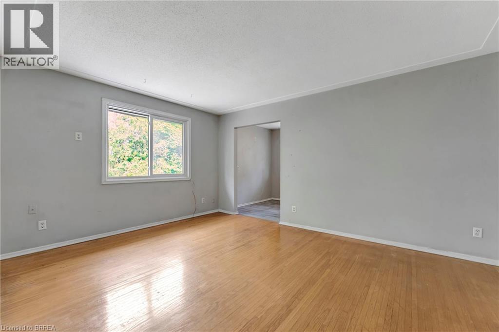 16 East Avenue, Brantford, Ontario  N3S 3L1 - Photo 8 - 40708797