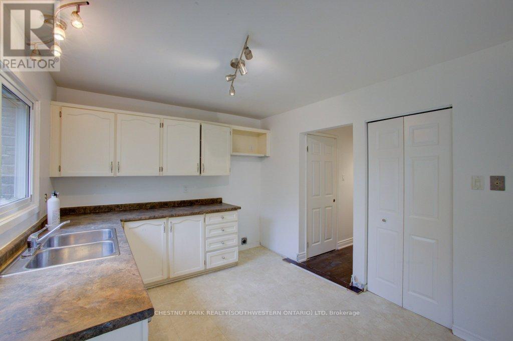 36 Fox Run, Barrie (0 West), Ontario L4N 5L5 - Photo 15 - S12681578