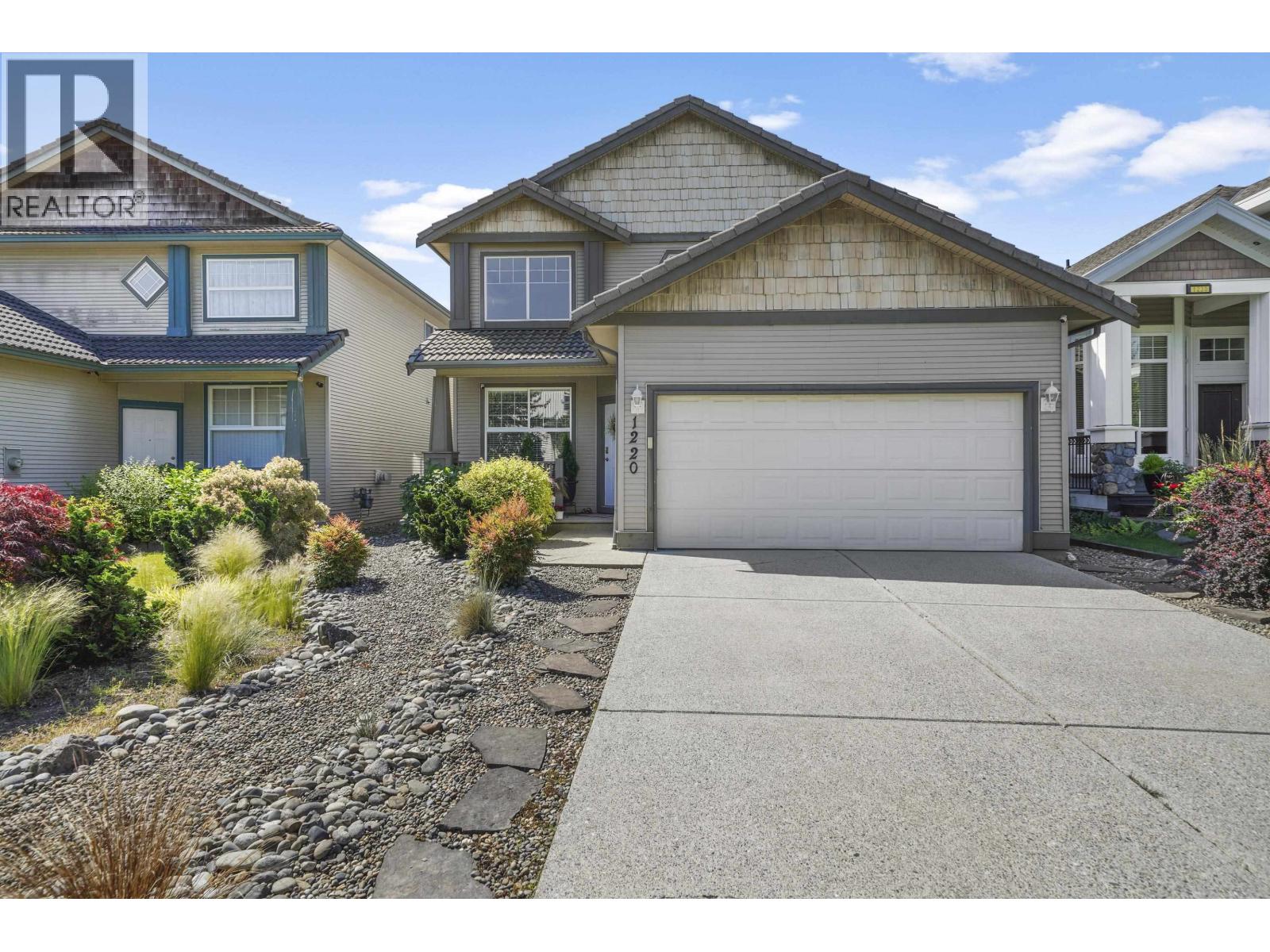 1220 YANGTZE PLACE, Port Coquitlam, British Columbia