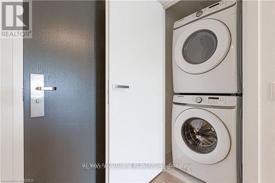 B0102 - 133 Bronte Road, Oakville, Ontario  L6L 3C1 - Photo 5 - W12681574