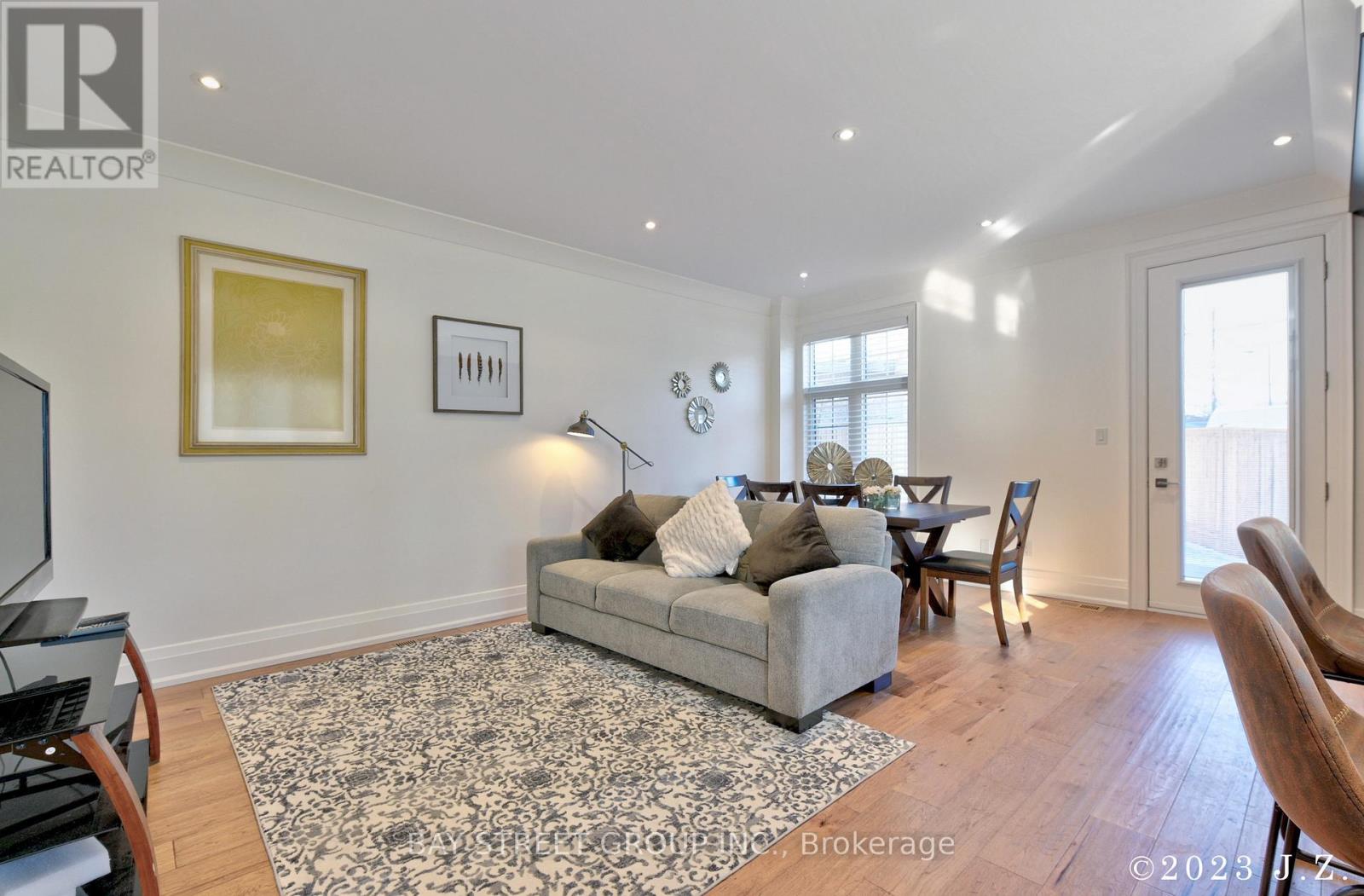 60 Emmett Avenue, Toronto, Ontario  M6M 2E6 - Photo 7 - W12681618