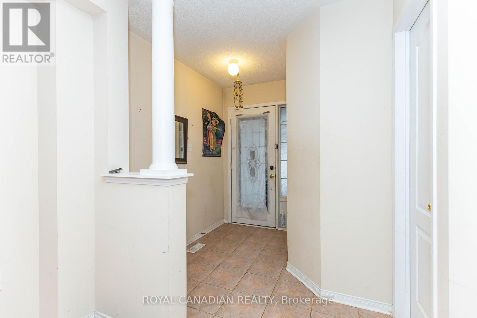 101 Crystalview Crescent, Brampton, Ontario  L6P 2S2 - Photo 10 - W12681624