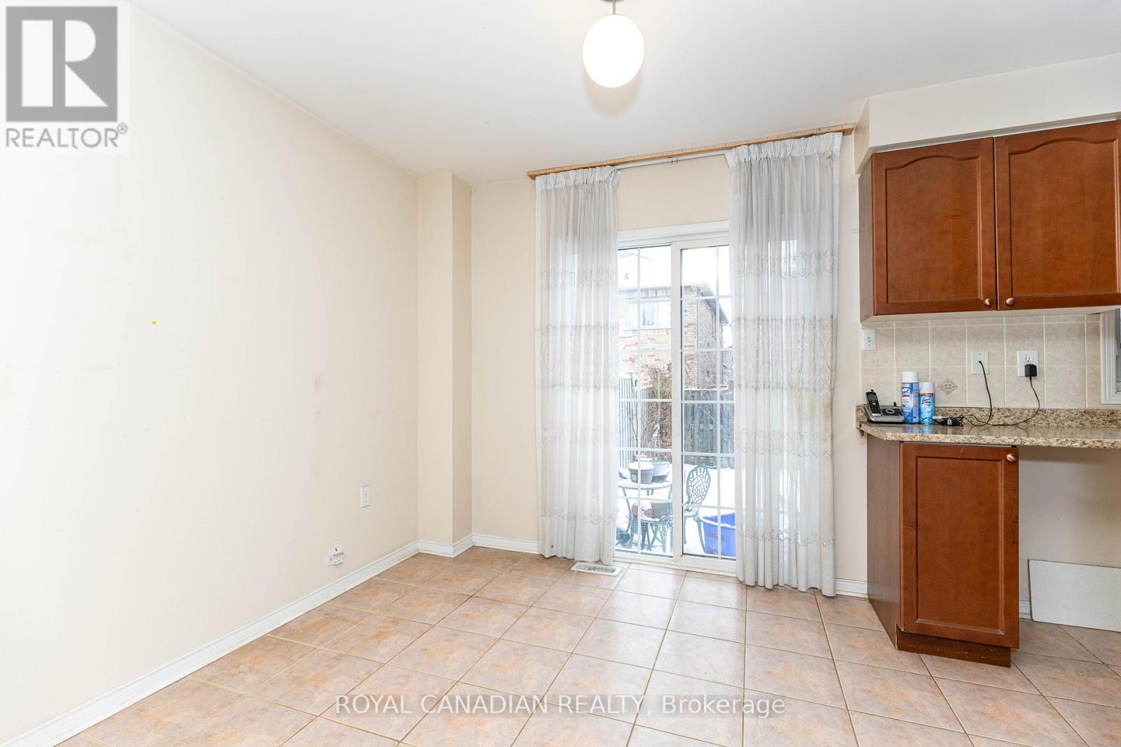 101 Crystalview Crescent, Brampton, Ontario  L6P 2S2 - Photo 19 - W12681624