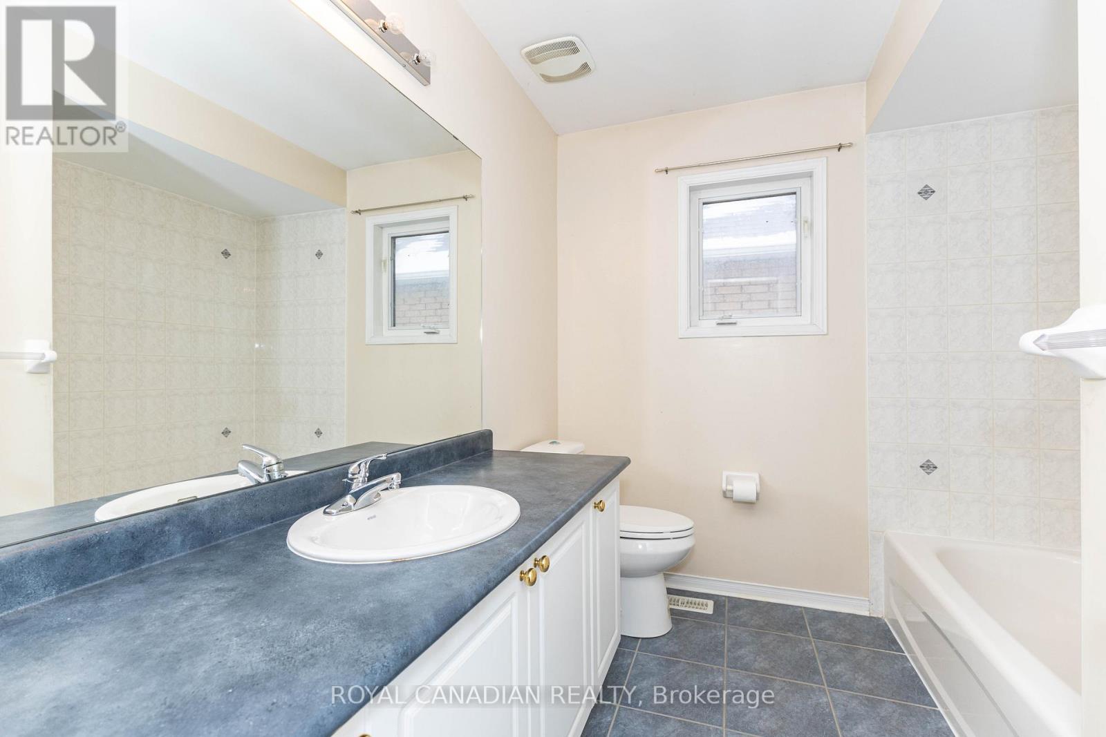 101 Crystalview Crescent, Brampton, Ontario  L6P 2S2 - Photo 33 - W12681624