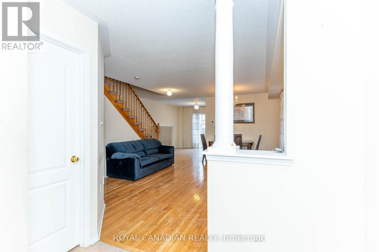 101 Crystalview Crescent, Brampton, Ontario  L6P 2S2 - Photo 7 - W12681624