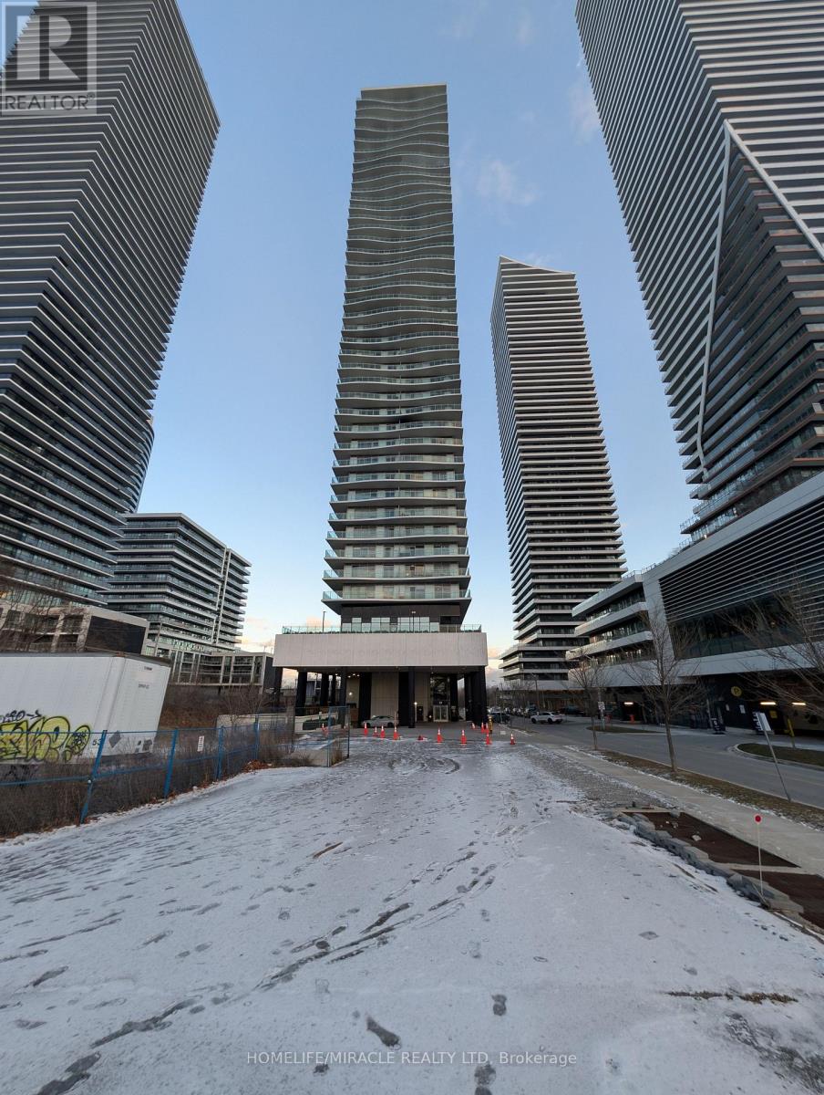 LPH3802 - 33 SHORE BREEZE DRIVE, Toronto, Ontario