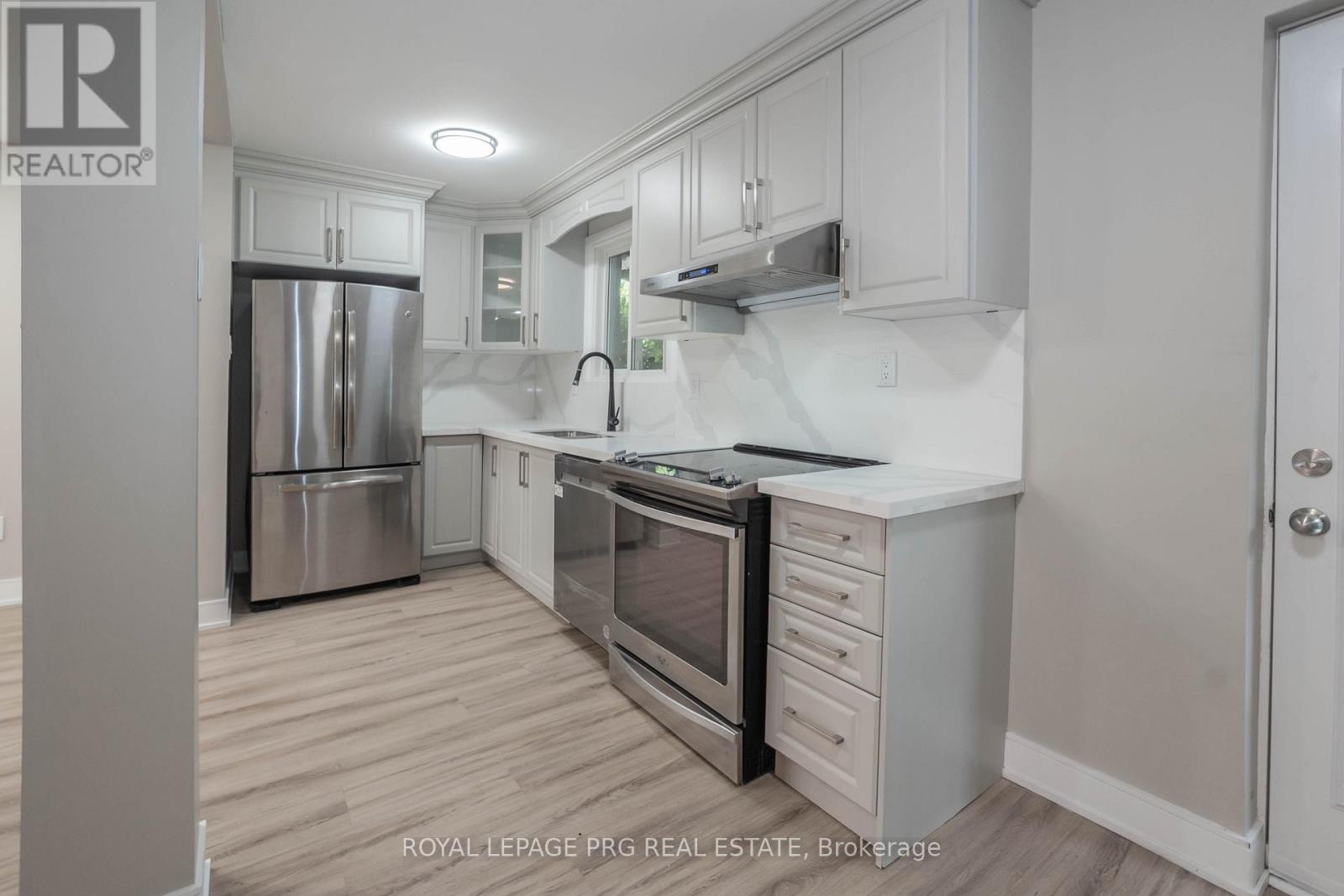 33 Glenmore Crescent, Brampton, Ontario  L6S 1H9 - Photo 12 - W12681640