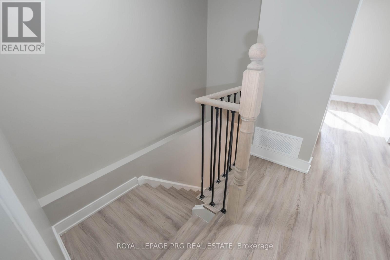 33 Glenmore Crescent, Brampton, Ontario  L6S 1H9 - Photo 17 - W12681640