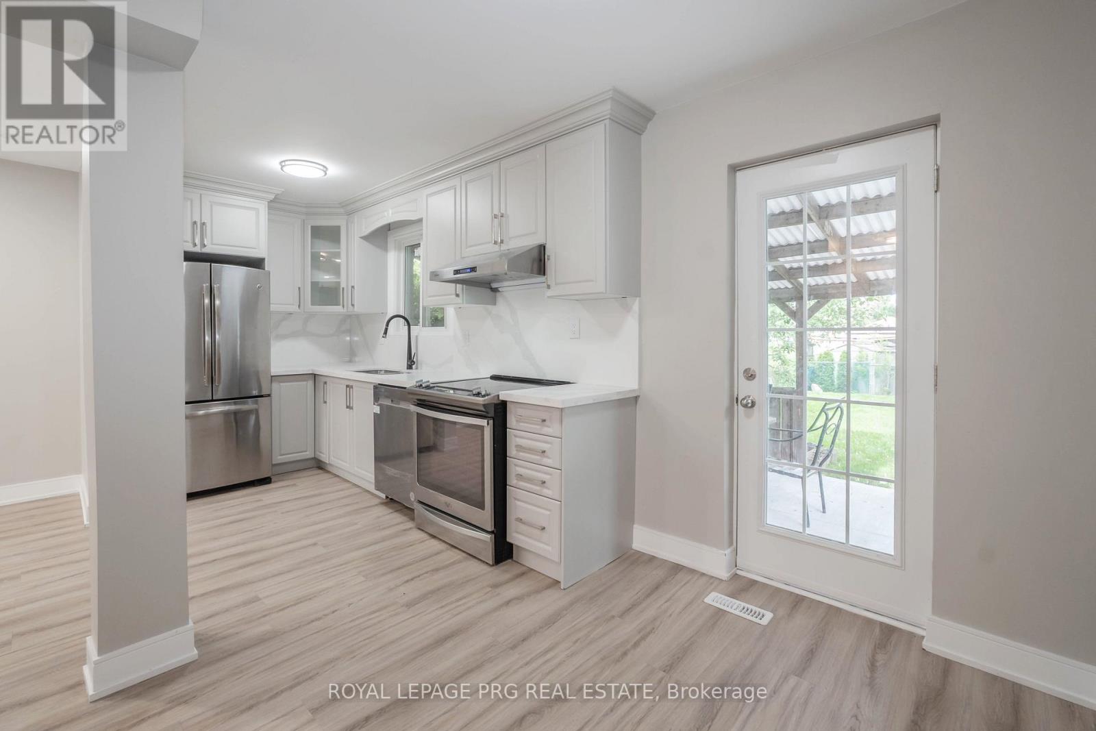 33 Glenmore Crescent, Brampton, Ontario  L6S 1H9 - Photo 9 - W12681640