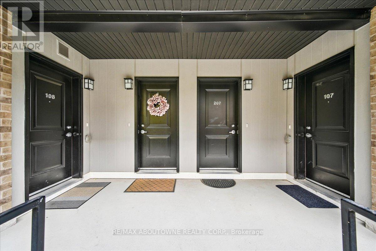 107 - 1202 Main Street E, Milton, Ontario L9T 9K8 - Photo 4 - W12681642