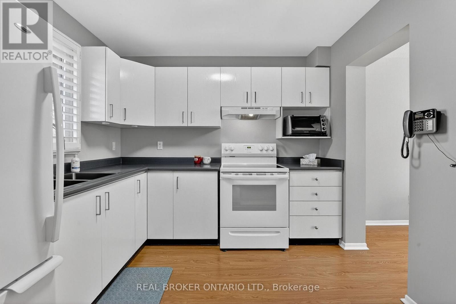 47 - 105 Hansen Road N, Brampton, Ontario  L6V 3C9 - Photo 3 - W12681648