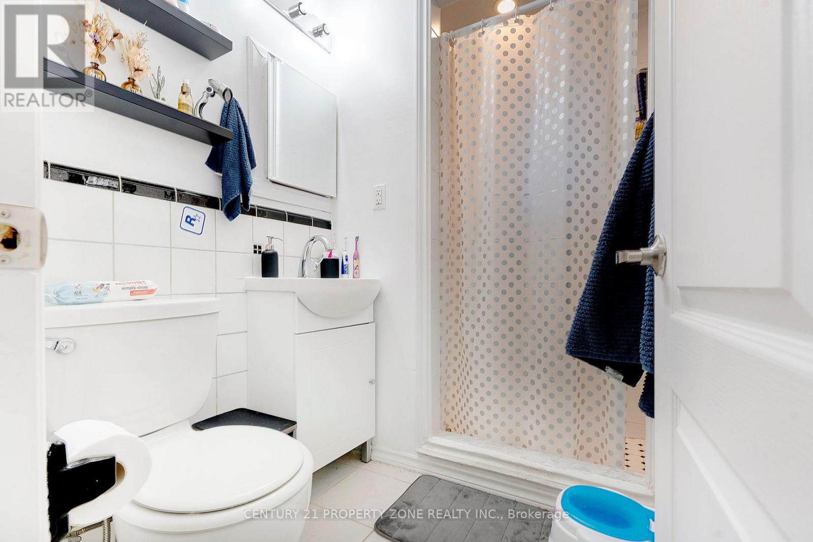 64 Florence Drive, Oakville, Ontario  L6K 1V6 - Photo 17 - W12681668