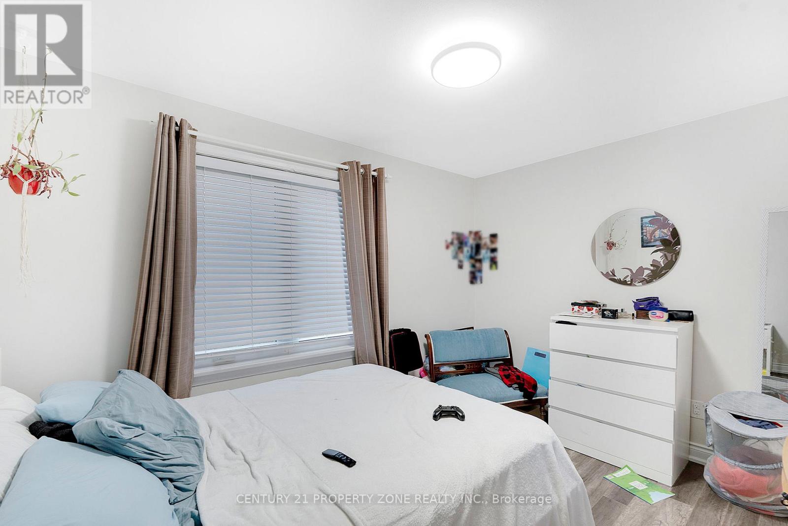 64 Florence Drive, Oakville, Ontario  L6K 1V6 - Photo 18 - W12681668