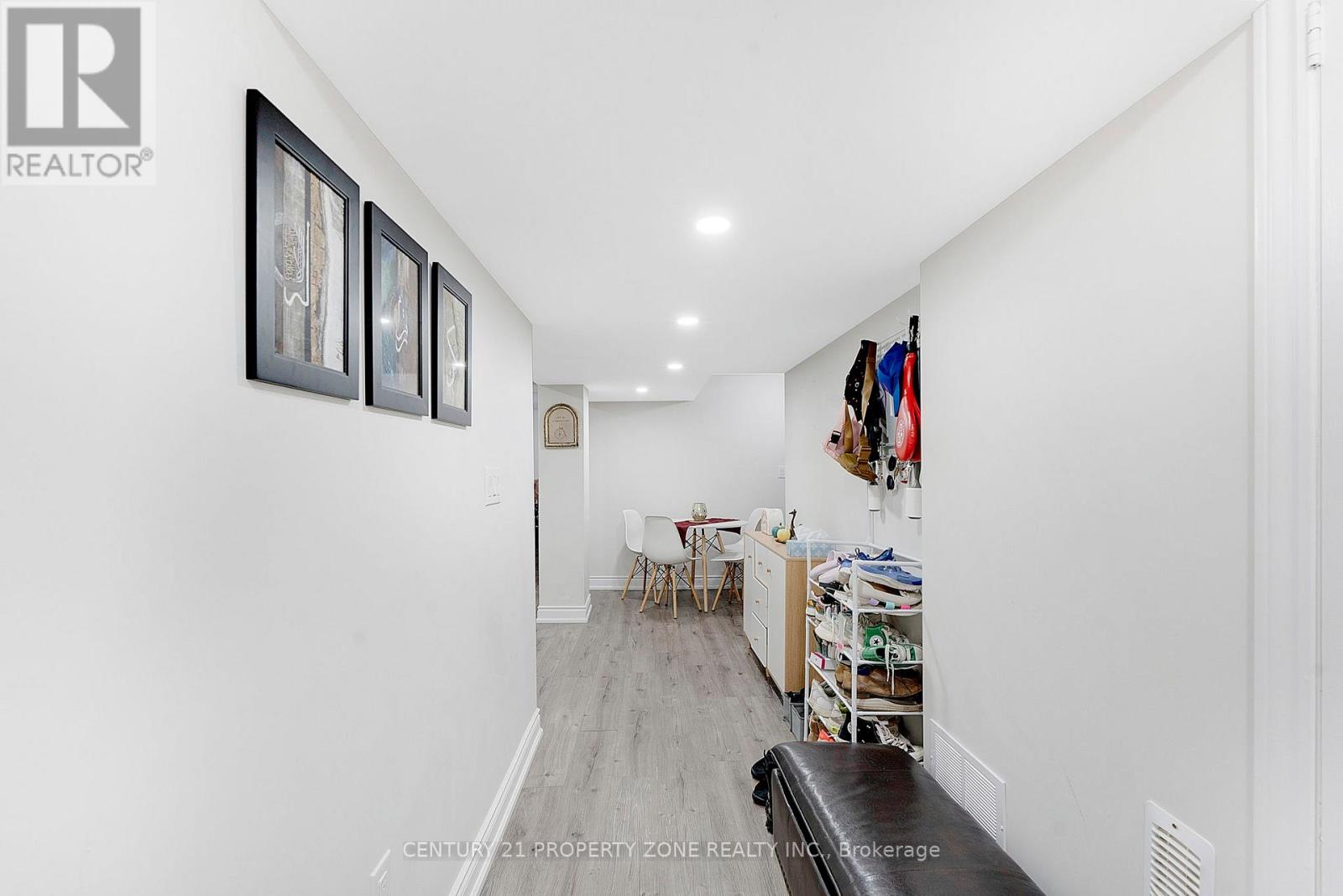 64 Florence Drive, Oakville, Ontario  L6K 1V6 - Photo 19 - W12681668