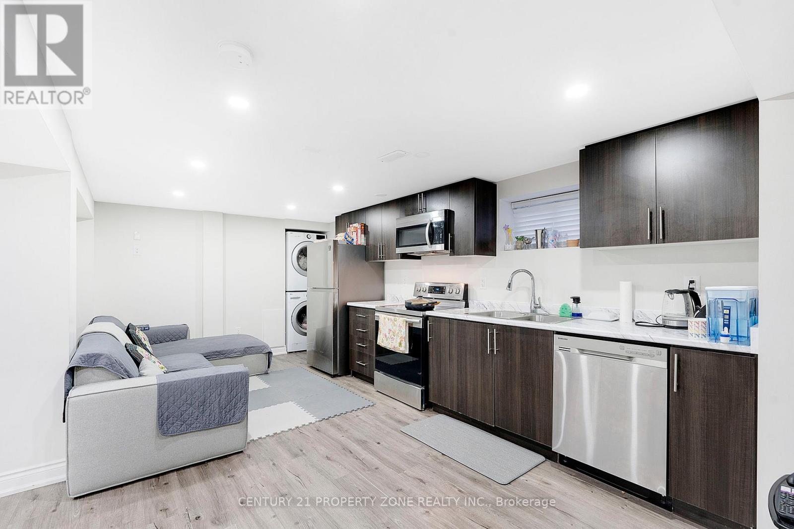 64 Florence Drive, Oakville, Ontario  L6K 1V6 - Photo 21 - W12681668