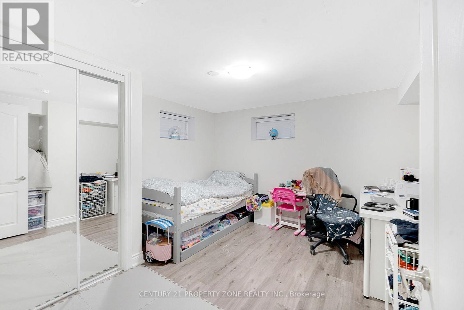 64 Florence Drive, Oakville, Ontario  L6K 1V6 - Photo 26 - W12681668