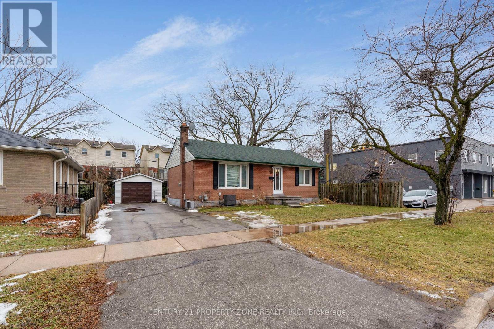 64 Florence Drive, Oakville, Ontario  L6K 1V6 - Photo 3 - W12681668