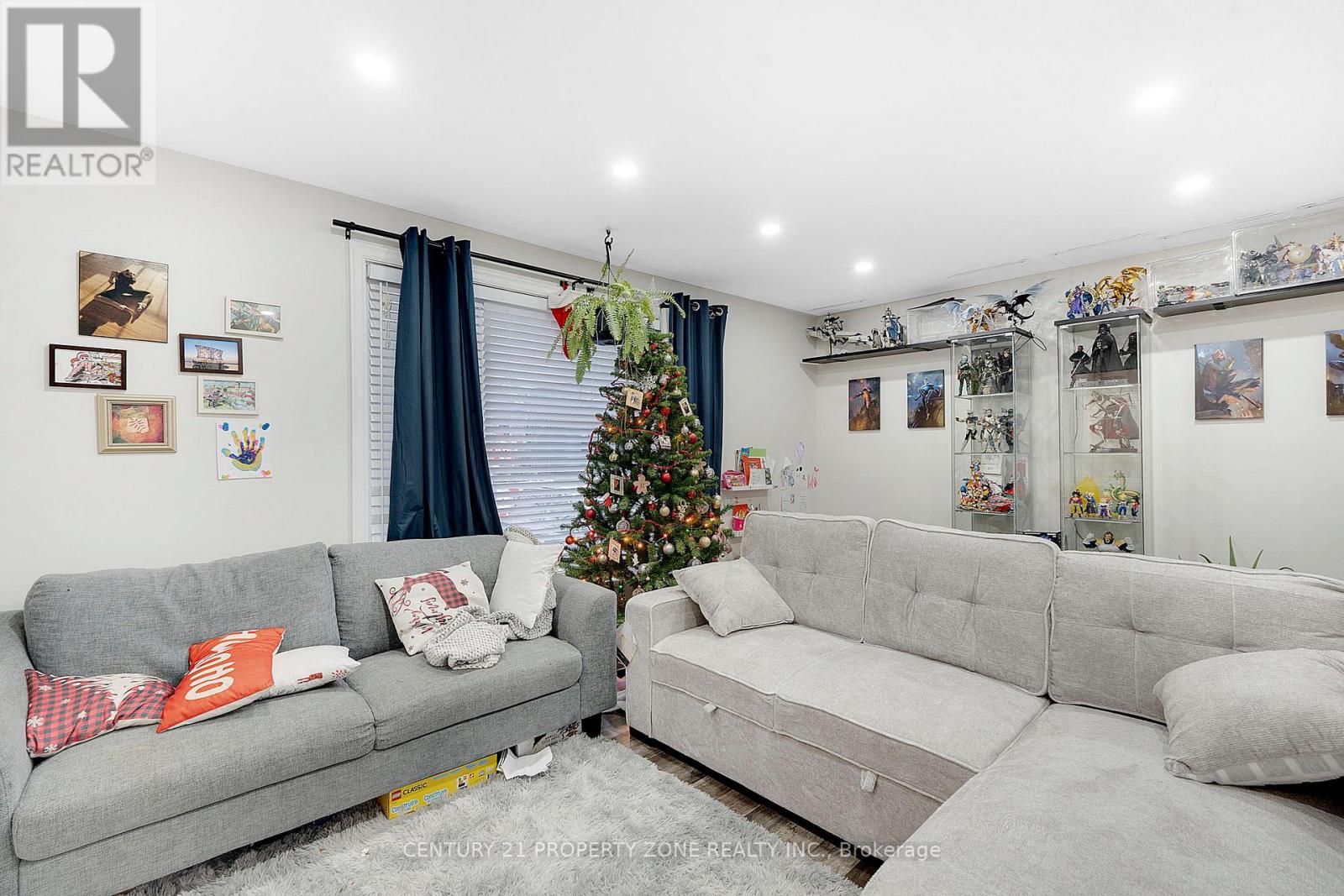 64 Florence Drive, Oakville, Ontario  L6K 1V6 - Photo 8 - W12681668