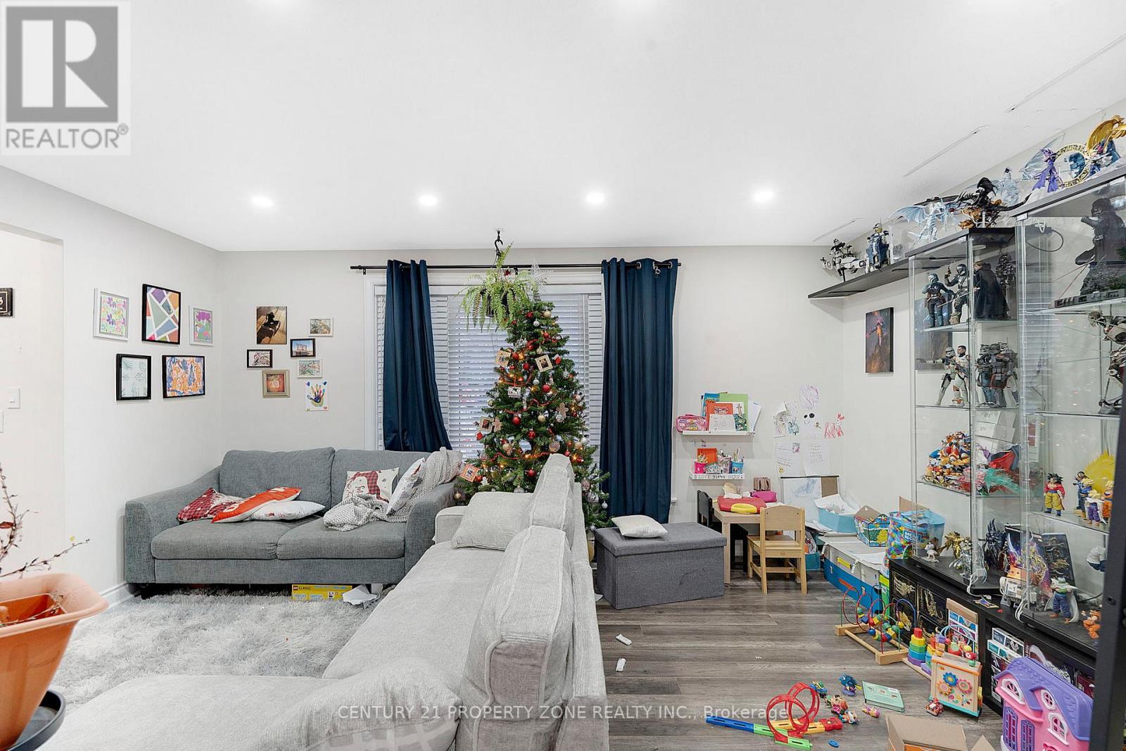 64 Florence Drive, Oakville, Ontario  L6K 1V6 - Photo 9 - W12681668