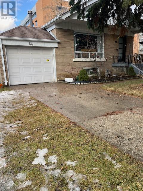 44 Baycrest Avenue, Toronto, Ontario  M6A 1W1 - Photo 3 - C12680660