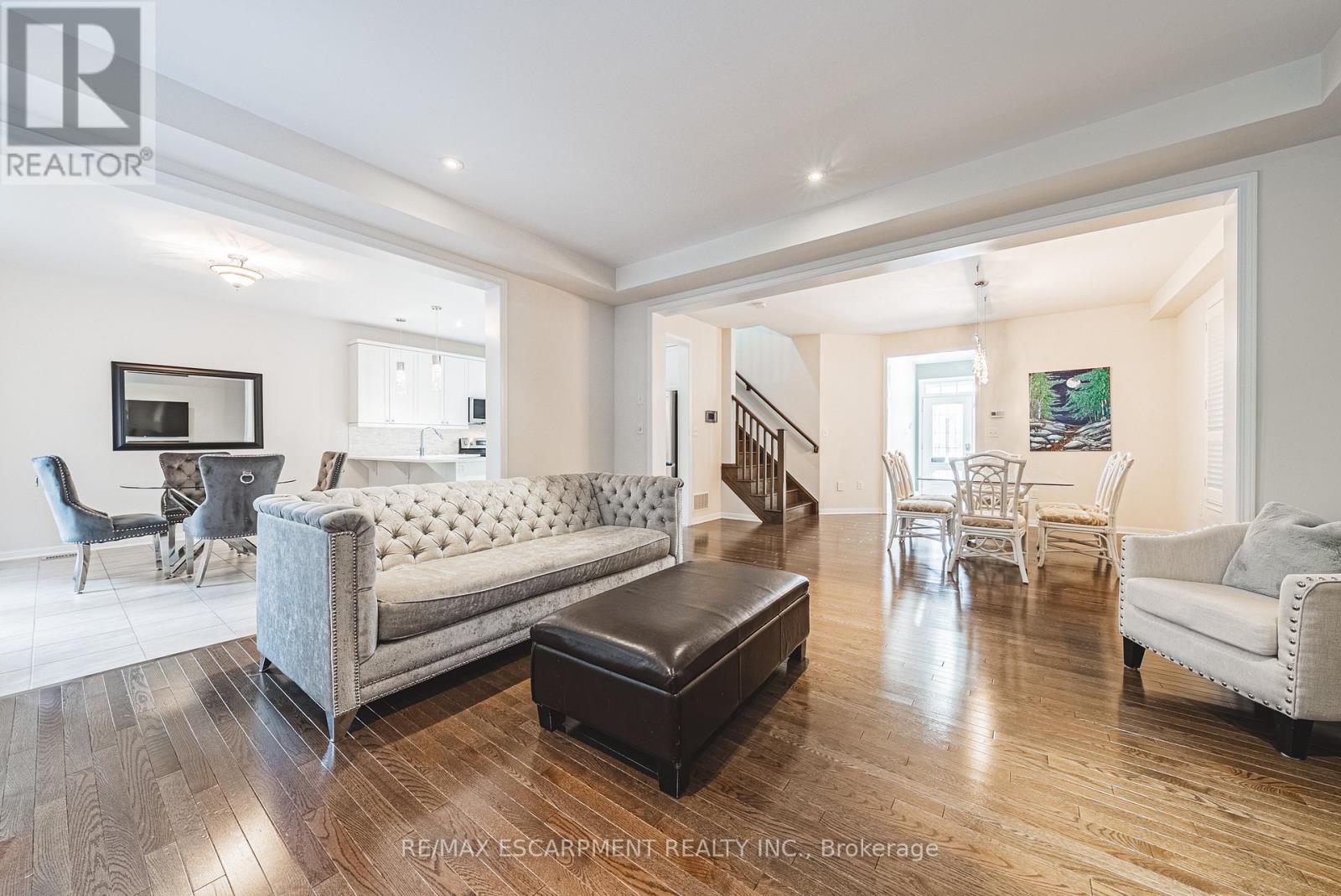 85 Peer Court, Hamilton, Ontario  L9K 0C5 - Photo 11 - X12681586