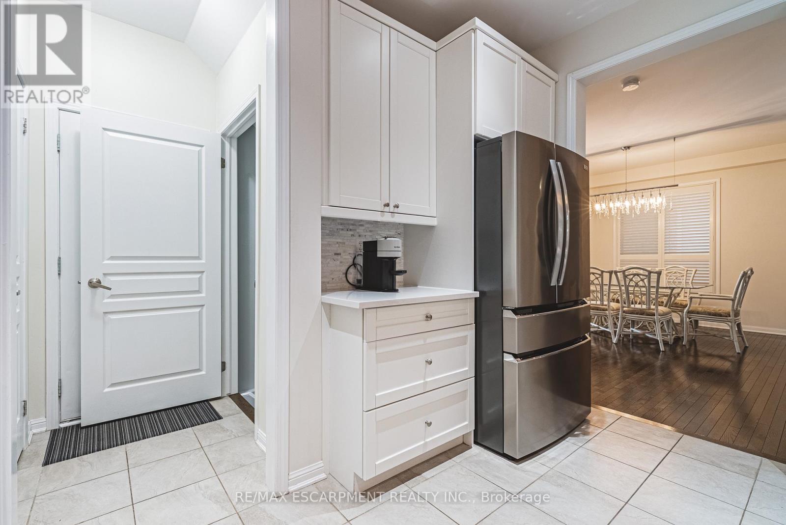 85 Peer Court, Hamilton, Ontario  L9K 0C5 - Photo 17 - X12681586