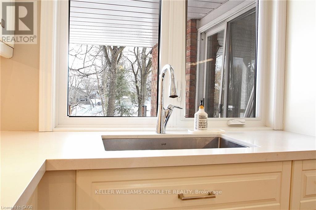 14 Oceanic Drive, Hamilton, Ontario  L8E 4H5 - Photo 7 - X12681594