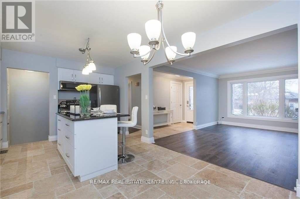 Upper - 119 Alison Avenue, Cambridge, Ontario  N1R 1N5 - Photo 11 - X12681658