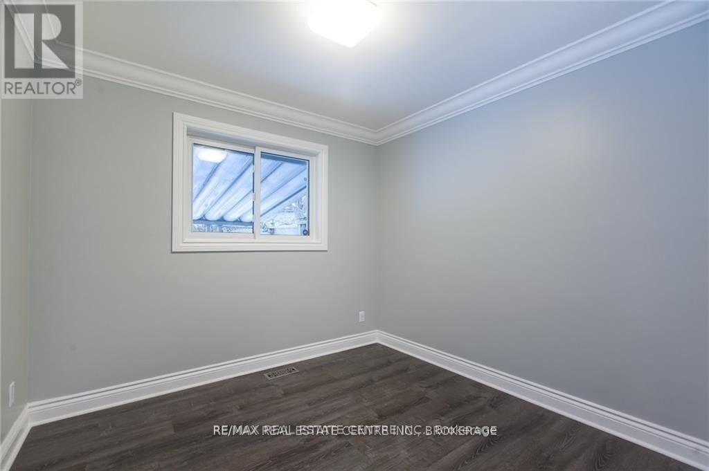 Upper - 119 Alison Avenue, Cambridge, Ontario  N1R 1N5 - Photo 17 - X12681658