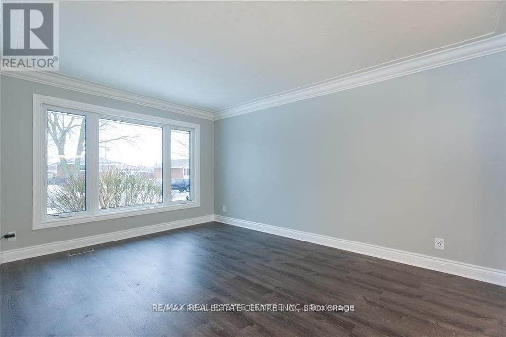 Upper - 119 Alison Avenue, Cambridge, Ontario  N1R 1N5 - Photo 3 - X12681658