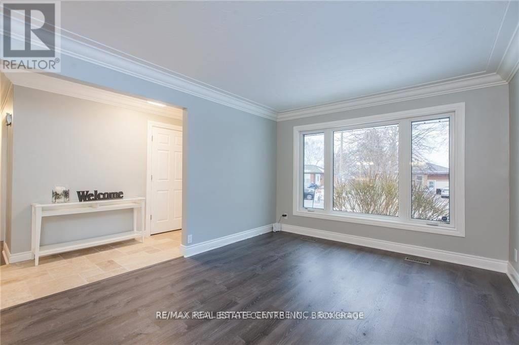 Upper - 119 Alison Avenue, Cambridge, Ontario  N1R 1N5 - Photo 4 - X12681658